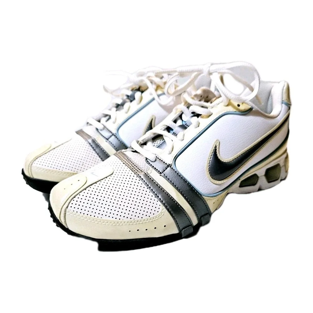 Nike Women's Air Strike Turf Shoes Size 7